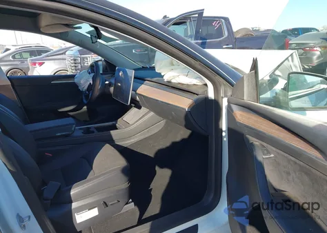 2023 Tesla Model Y Awd/Long Range Dual Motor All-Wheel Drive из США, поврежденный, VIN 7SAYGDEE5PA066226